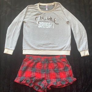 Xhileration Holiday Loungewear Pajama Set